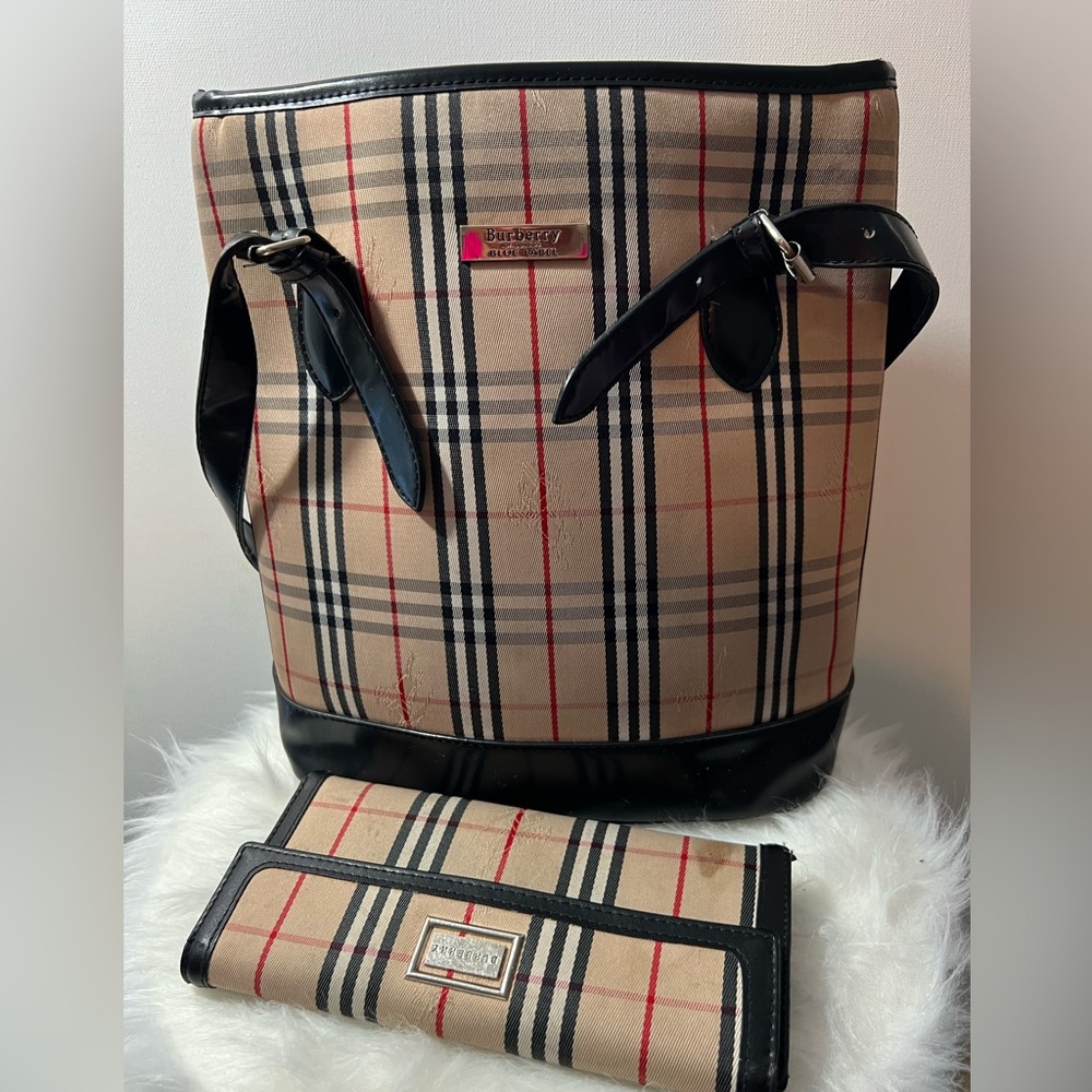 Burberry bucket bag and matching wallet